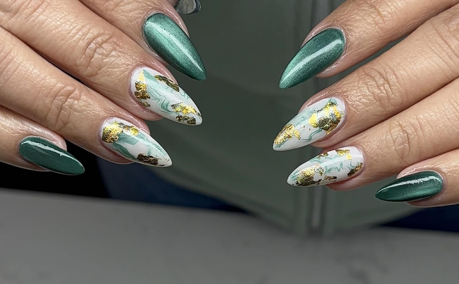 Monarca Nails & Spa logo