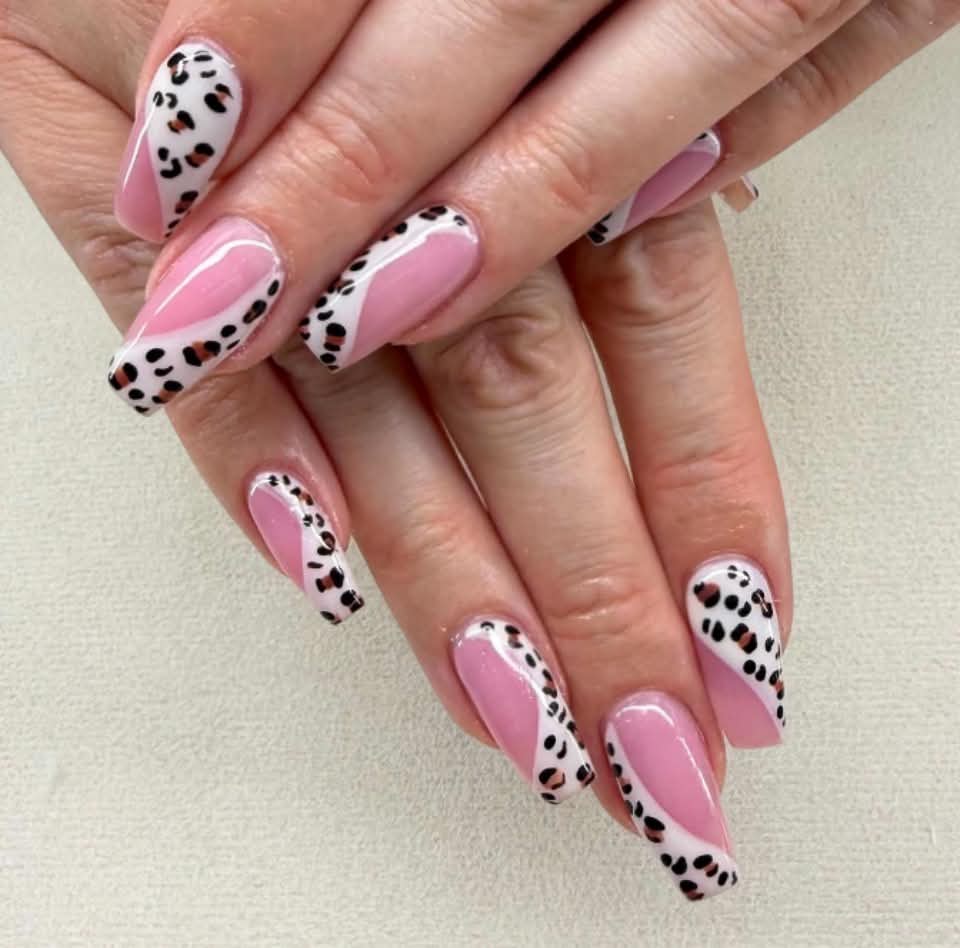 Monarca Nails & Spa nail photo 5